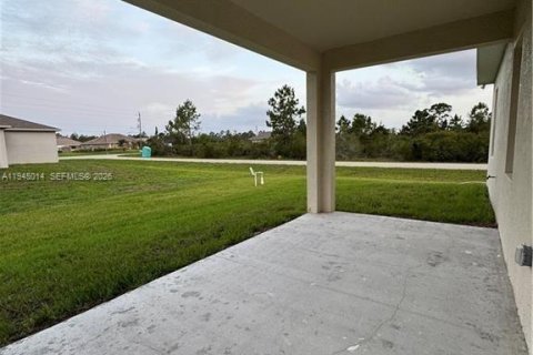 House in Lehigh Acres, Florida 4 bedrooms, 133.69 sq.m. № 2004237 - photo 19