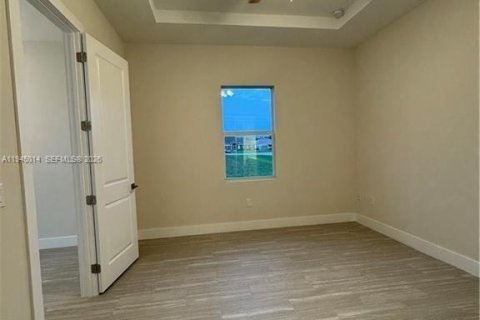 House in Lehigh Acres, Florida 4 bedrooms, 133.69 sq.m. № 2004237 - photo 12