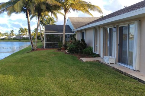 Купить виллу или дом в Хомстед, Флорида 3 спальни, № 1961893 - фото 3