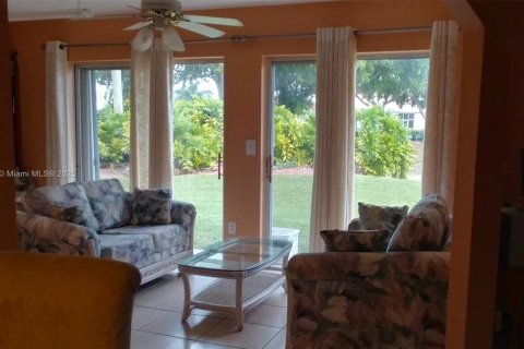 Купить виллу или дом в Хомстед, Флорида 3 спальни, № 1961893 - фото 10