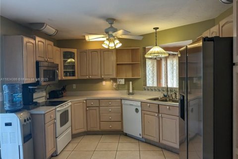 Купить виллу или дом в Хомстед, Флорида 3 спальни, № 1961893 - фото 6