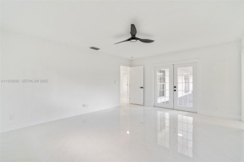 Купить виллу или дом в Лодерхилл, Флорида 3 спальни, 165.92м2, № 1992022 - фото 17