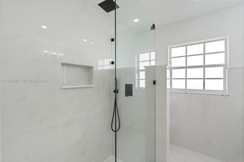 Купить виллу или дом в Лодерхилл, Флорида 3 спальни, 165.92м2, № 1992022 - фото 21