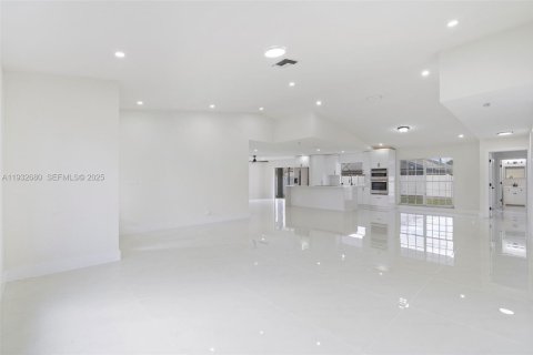 Купить виллу или дом в Лодерхилл, Флорида 3 спальни, 165.92м2, № 1992022 - фото 4