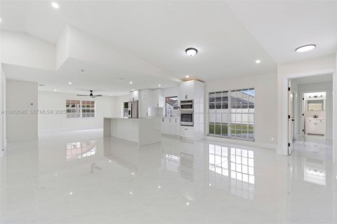 Купить виллу или дом в Лодерхилл, Флорида 3 спальни, 165.92м2, № 1992022 - фото 5