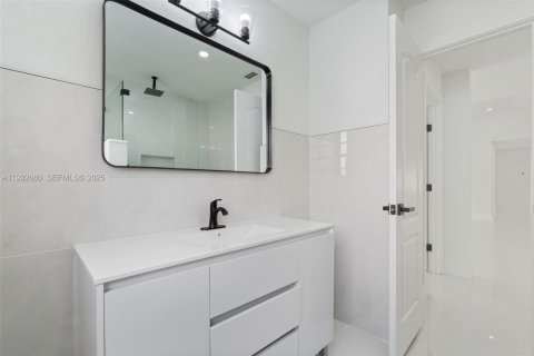 Купить виллу или дом в Лодерхилл, Флорида 3 спальни, 165.92м2, № 1992022 - фото 20