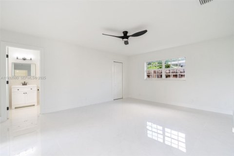 Купить виллу или дом в Лодерхилл, Флорида 3 спальни, 165.92м2, № 1992022 - фото 15