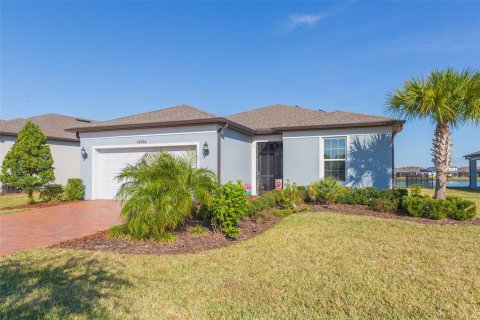 House in Land O' Lakes, Florida 3 bedrooms, 190.82 sq.m. № 1525773 - photo 3