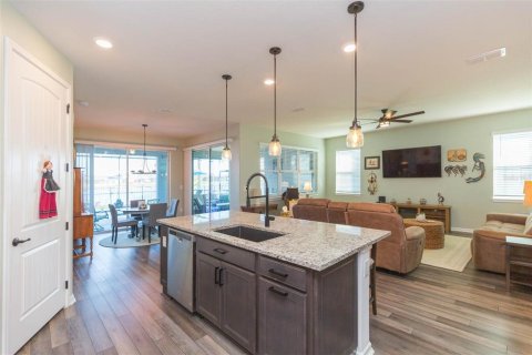 House in Land O' Lakes, Florida 3 bedrooms, 190.82 sq.m. № 1525773 - photo 28
