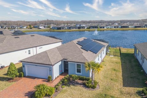 House in Land O' Lakes, Florida 3 bedrooms, 190.82 sq.m. № 1525773 - photo 2