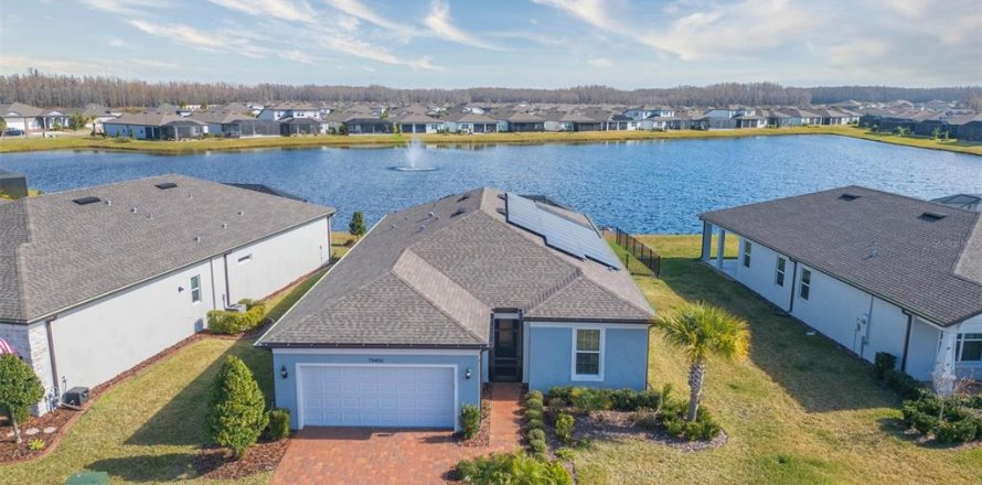 House in Land O' Lakes, Florida 3 bedrooms, 190.82 sq.m. № 1525773