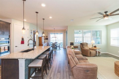 House in Land O' Lakes, Florida 3 bedrooms, 190.82 sq.m. № 1525773 - photo 20
