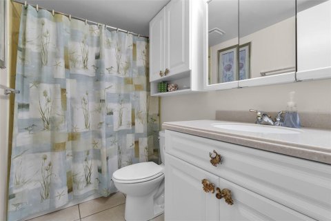 Condo in Bradenton, Florida, 2 bedrooms  № 2150166 - photo 22