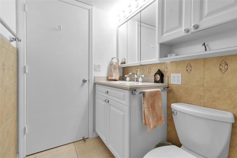 Condo in Bradenton, Florida, 2 bedrooms  № 2150166 - photo 19