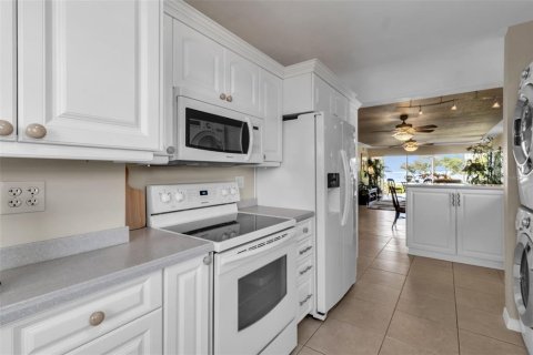 Condo in Bradenton, Florida, 2 bedrooms  № 2150166 - photo 12