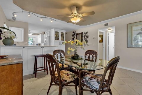 Condo in Bradenton, Florida, 2 bedrooms  № 2150166 - photo 8