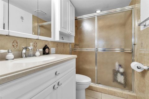 Condo in Bradenton, Florida, 2 bedrooms  № 2150166 - photo 18
