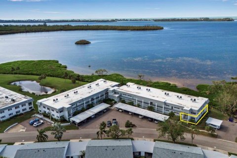 Condo in Bradenton, Florida, 2 bedrooms № 2150166