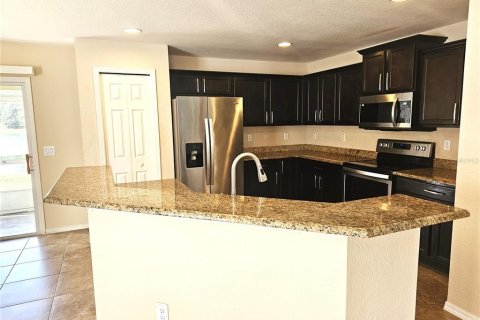 Touwnhouse à louer à Wesley Chapel, Floride: 3 chambres, 153.29 m2 № 2425534 - photo 7