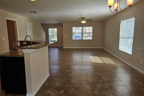 Touwnhouse à louer à Wesley Chapel, Floride: 3 chambres, 153.29 m2 № 2425534 - photo 5