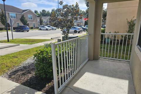 Touwnhouse à louer à Wesley Chapel, Floride: 3 chambres, 153.29 m2 № 2425534 - photo 4