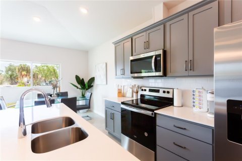 House in Port Charlotte, Florida 3 bedrooms, 125.51 sq.m. № 1443886 - photo 7