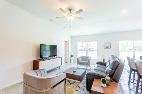 House in Port Charlotte, Florida 3 bedrooms, 125.51 sq.m. № 1443886 - photo 5