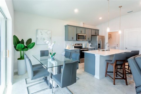 House in Port Charlotte, Florida 3 bedrooms, 125.51 sq.m. № 1443886 - photo 9