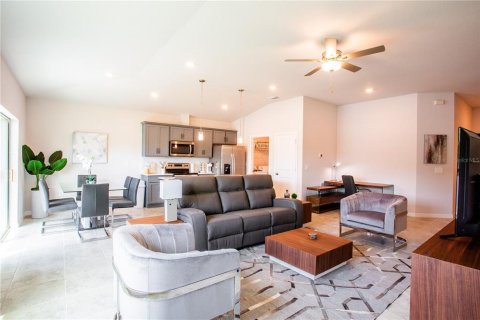 House in Port Charlotte, Florida 3 bedrooms, 125.51 sq.m. № 1443886 - photo 11
