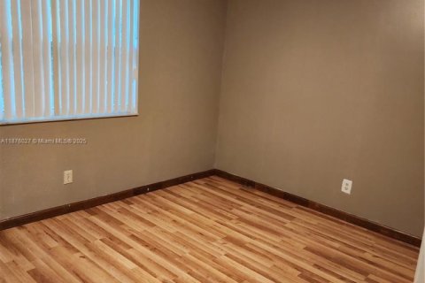 Casa en alquiler en Lauderhill, Florida, 4 dormitorios, 199 m2 № 1926907 - foto 7