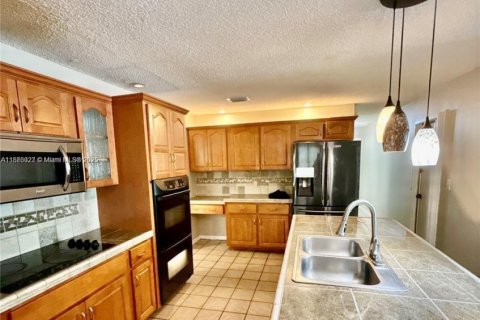 Casa en alquiler en Lauderhill, Florida, 4 dormitorios, 199 m2 № 1926907 - foto 5