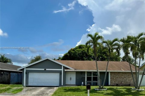 Casa en alquiler en Lauderhill, Florida, 4 dormitorios, 199 m2 № 1926907 - foto 4