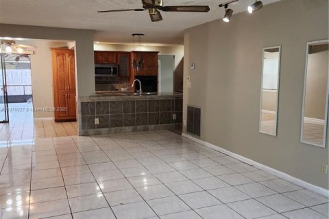 Casa en alquiler en Lauderhill, Florida, 4 dormitorios, 199 m2 № 1926907 - foto 17