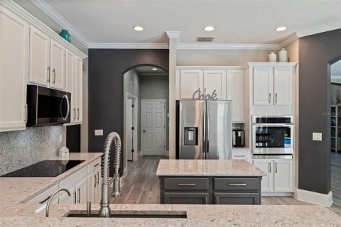 Villa ou maison à vendre à New Port Richey, Floride: 5 chambres, 335.56 m2 № 2234434 - photo 18