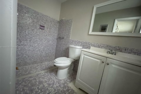 House in Miramar, Florida 4 bedrooms, 207.54 sq.m. № 1834049 - photo 14