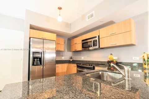 Condominio en alquiler en Miami, Florida, 2 dormitorios, 95.69 m2 № 1890258 - foto 7