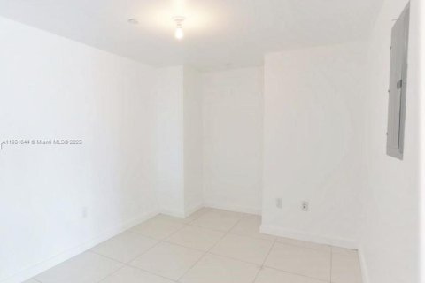 Copropriété à louer à Miami, Floride: 2 chambres, 95.69 m2 № 1890258 - photo 17