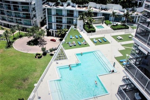 Condominio en alquiler en Miami, Florida, 2 dormitorios, 95.69 m2 № 1890258 - foto 25