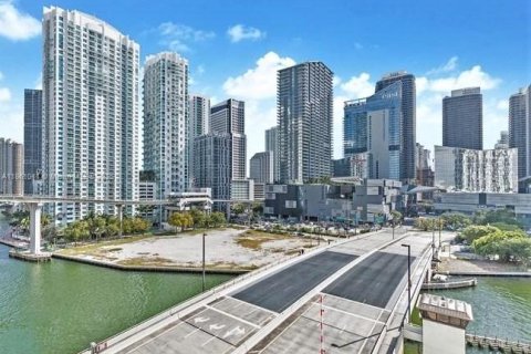 Condominio en alquiler en Miami, Florida, 2 dormitorios, 95.69 m2 № 1890258 - foto 1