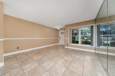 House in Kissimmee, Florida 4 bedrooms, 133.59 sq.m. № 1742841 - photo 3