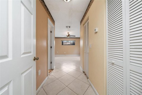 House in Kissimmee, Florida 4 bedrooms, 133.59 sq.m. № 1742841 - photo 9