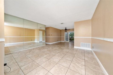 House in Kissimmee, Florida 4 bedrooms, 133.59 sq.m. № 1742841 - photo 5