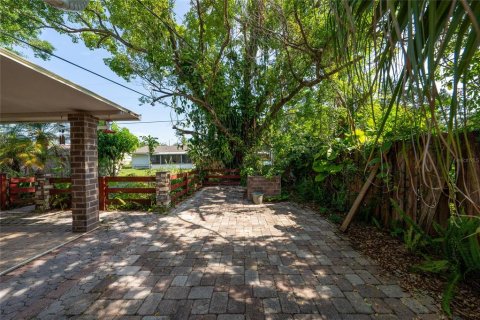House in Kissimmee, Florida 4 bedrooms, 133.59 sq.m. № 1742841 - photo 17