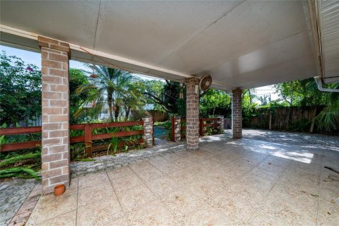 House in Kissimmee, Florida 4 bedrooms, 133.59 sq.m. № 1742841 - photo 15