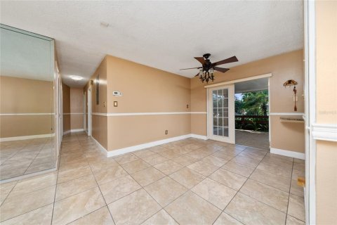 House in Kissimmee, Florida 4 bedrooms, 133.59 sq.m. № 1742841 - photo 4