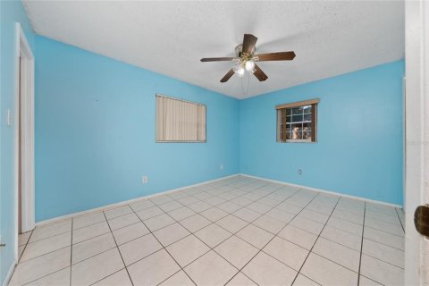 House in Kissimmee, Florida 4 bedrooms, 133.59 sq.m. № 1742841 - photo 12