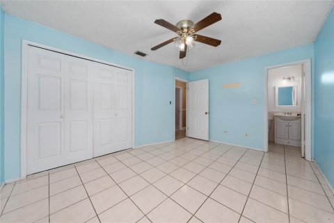 House in Kissimmee, Florida 4 bedrooms, 133.59 sq.m. № 1742841 - photo 13