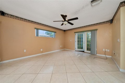 House in Kissimmee, Florida 4 bedrooms, 133.59 sq.m. № 1742841 - photo 11