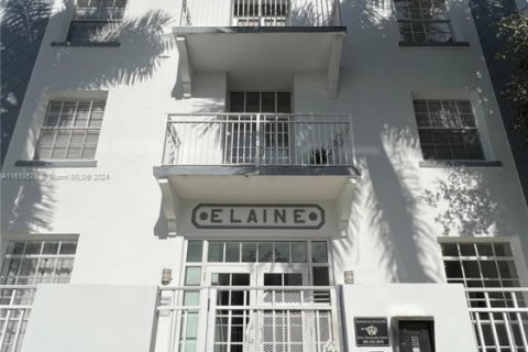 Condo in Miami Beach, Florida  № 1694781 - photo 1