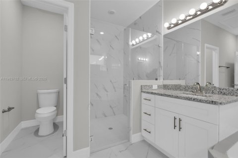 House in Lehigh Acres, Florida 4 bedrooms № 2049483 - photo 7